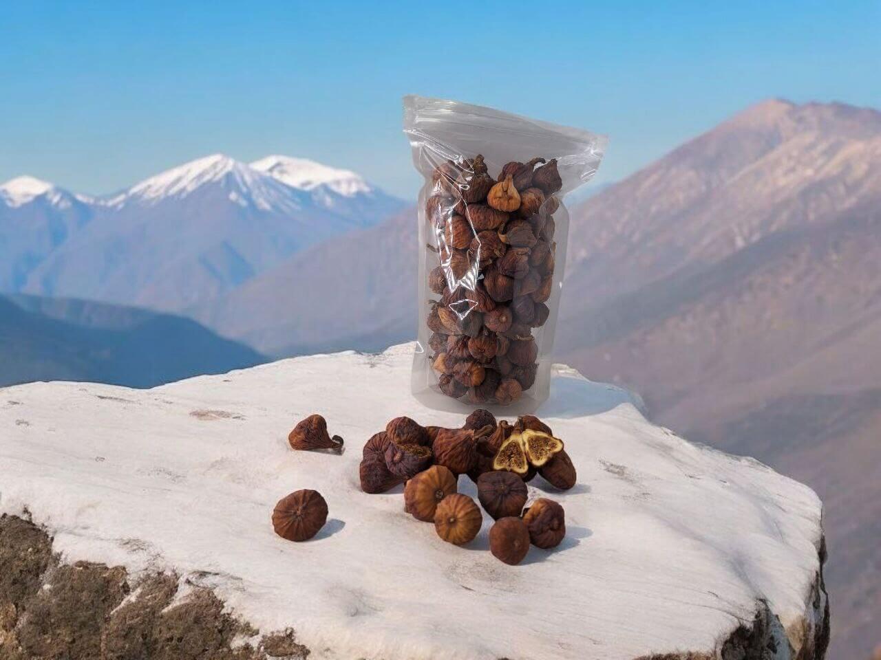 Snack ideas with Soltorkade Fikon by Nature Pick Market, highlighting how to use 100% natural dried figs in various dishes.